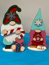Interchangeable holiday gnomes home kit